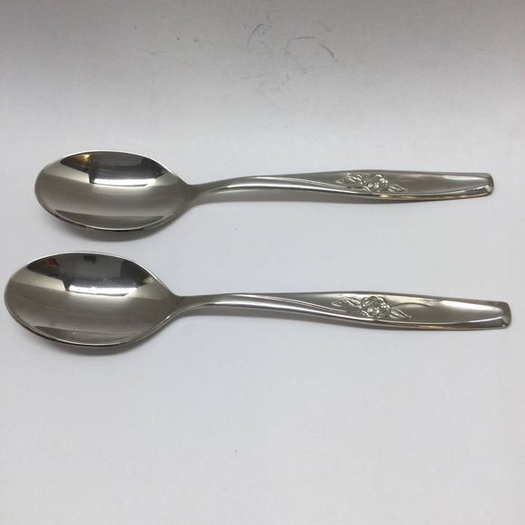 2 piece International Silver Random Rose Stainless Luxury Place/Oval Soup Spoon - Picture 1 of 7